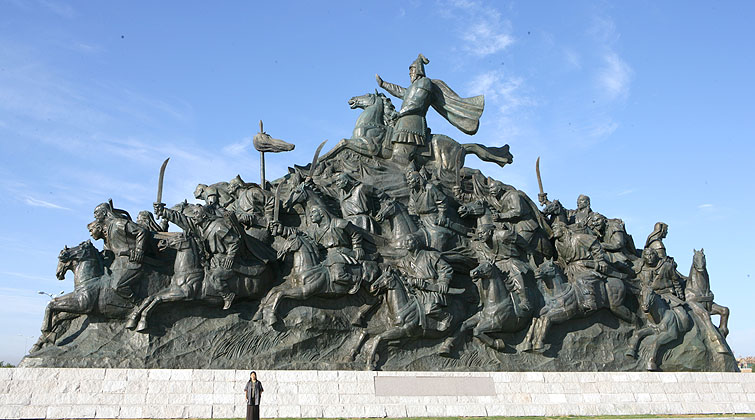 成吉思汗群雕之闻名世界